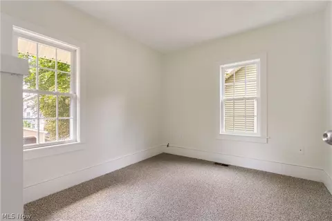 Bedroom - 156 E Mapledale Ave, Akron, OH 44301 photo 5 of 6