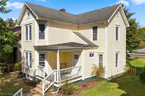 716 2nd St, Marietta, OH 45750