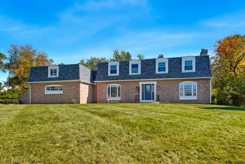 3205 Country Club Dr, Medina, OH 44256