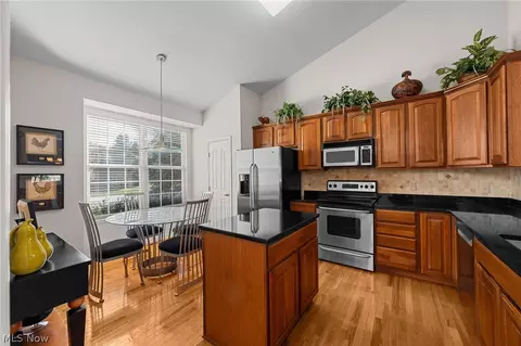 Kitchen - 35760 Ithaca Dr, Avon, OH 44011 photo 2 of 5