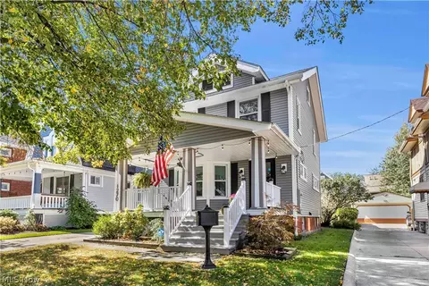 1270 Lakeland Ave, Lakewood, OH 44107