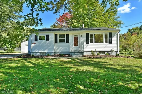 4944 Myrtle Ave NW, Warren, OH 44483