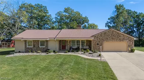 2574 E Newman St, Zanesville, OH 43701