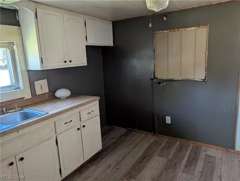 225 Brandywine, Elyria, OH 44035 photo 4