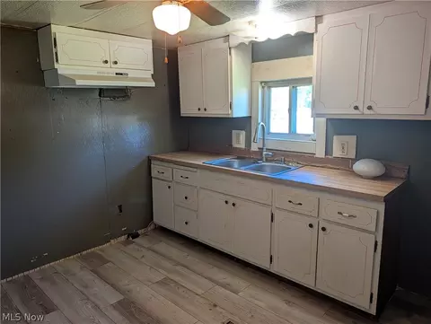225 Brandywine, Elyria, OH 44035 photo 3