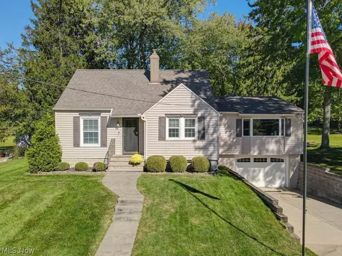 6162 Akins Rd, North Royalton, OH 44133