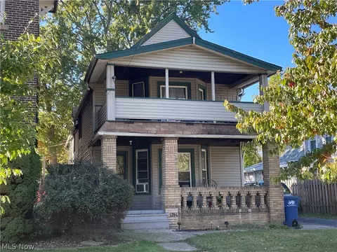 1346 Cove Ave, Lakewood, OH 44107