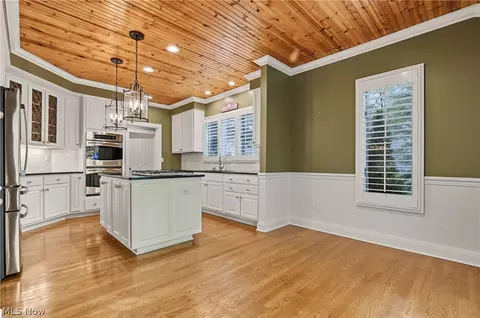 Kitchen - 3382 E Glencoe Rd, Richfield, OH 44286 photo 2 of 4