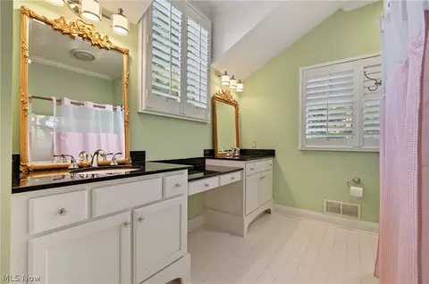 Bath - 3382 E Glencoe Rd, Richfield, OH 44286 photo 5 of 6