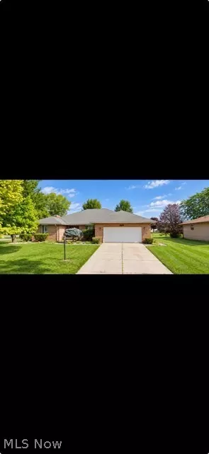 1320 Oakridge Dr, Bucyrus, OH 44820
