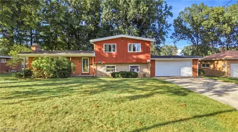 448 E Montrose St, Youngstown, OH 44505