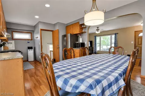Dining - 3864 State Rd S, Ashtabula, OH 44004 photo 3 of 4