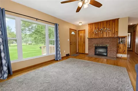 Living - 3864 State Rd S, Ashtabula, OH 44004 photo 2 of 4