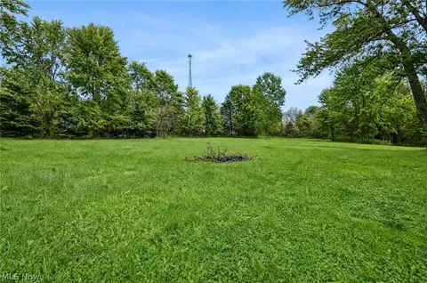 Exterior - 3864 State Rd S, Ashtabula, OH 44004 photo 10 of 15