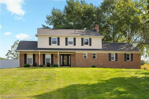6945 Ponteberry St NW, Canton, OH 44718