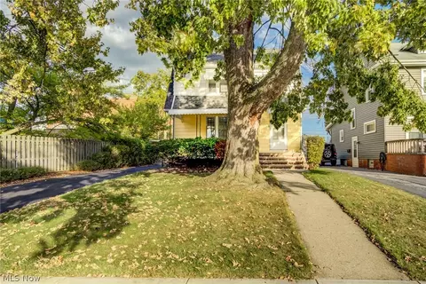 2015 Baxterly Ave, Lakewood, OH 44107