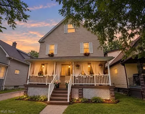 2066 Magee St, Lakewood, OH 44107