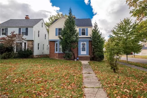3742 Silsby Rd, University Heights, OH 44118