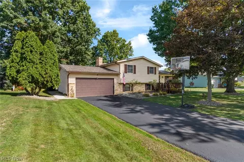 1173 Desert St NE, Uniontown, OH 44685