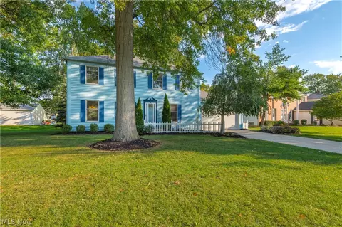 24450 Woodside Dr, North Olmsted, OH 44070