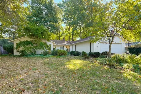 5851 Mills Creek Ln, North Ridgeville, OH 44039