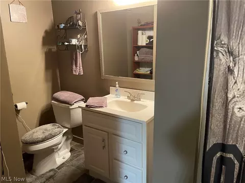 Bath - 1040 Calla Rd E, Poland, OH 44514 photo 6 of 6