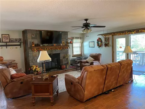Living - 1040 Calla Rd E, Poland, OH 44514 photo 1 of 3