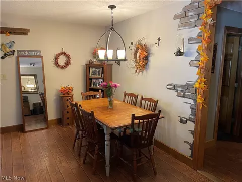 Dining - 1040 Calla Rd E, Poland, OH 44514 photo 1 of 1