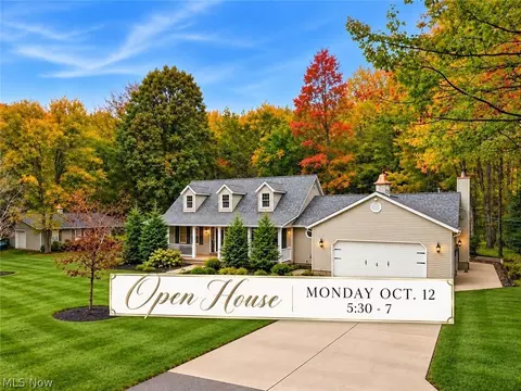 10900 Stafford Rd, Chagrin Falls, OH 44023