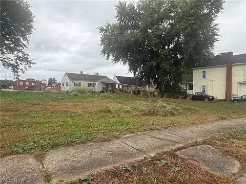 1026 24th St, Parkersburg, WV 26101