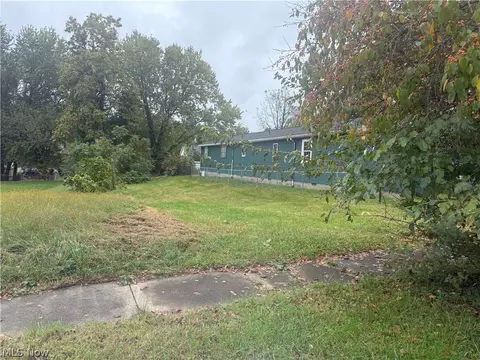 1004 Williams St, Parkersburg, WV 26101