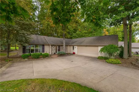 8784 Gatewood Dr, North Ridgeville, OH 44039