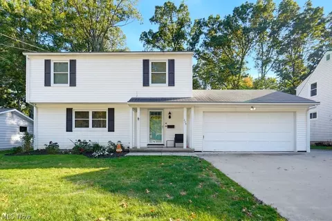 229 Pinehurst Rd, Munroe Falls, OH 44262