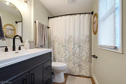 Bath - 229 Pinehurst Rd, Munroe Falls, OH 44262 photo 2 of 2