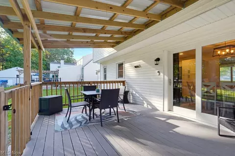 Exterior - 229 Pinehurst Rd, Munroe Falls, OH 44262 photo 2 of 5