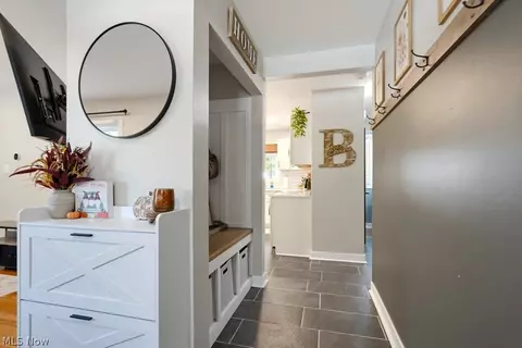 Entry Way - 229 Pinehurst Rd, Munroe Falls, OH 44262 photo 1 of 2