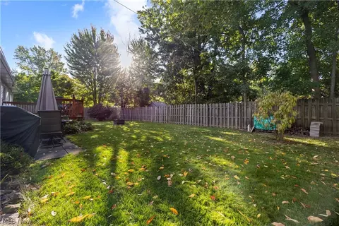 Exterior - 525 Purdue Ave, Elyria, OH 44035 photo 6 of 7