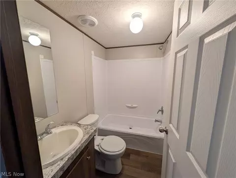 Bath - 140 Briarcliff Dr, Elyria, OH 44035 photo 2 of 2