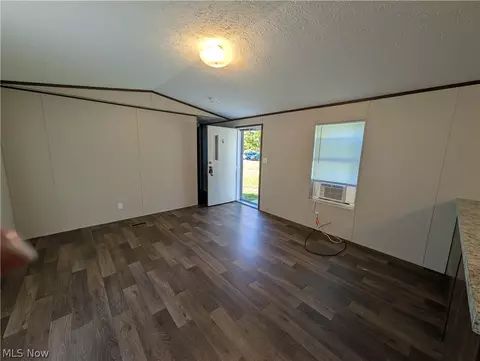 Living - 140 Briarcliff Dr, Elyria, OH 44035 photo 2 of 2