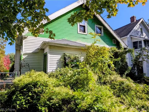 3584 E 133rd St, Cleveland, OH 44120