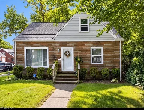 8240 Grand Division Ave, Garfield Heights, OH 44125