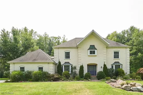 11950 Girdled Rd, Concord Twp, OH 44077