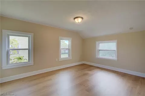 Bedroom - 816 Devine St, Alliance, OH 44601 photo 3 of 4