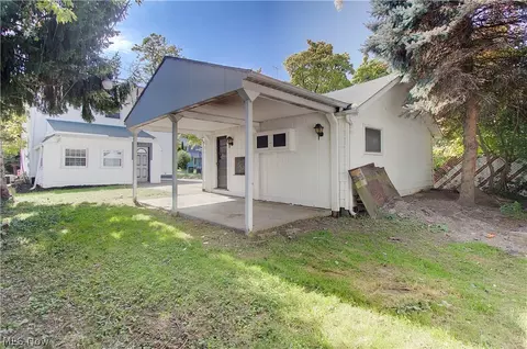 Exterior - 816 Devine St, Alliance, OH 44601 photo 6 of 7