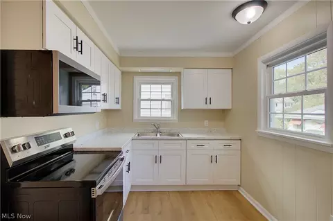 Kitchen - 816 Devine St, Alliance, OH 44601 photo 1 of 2
