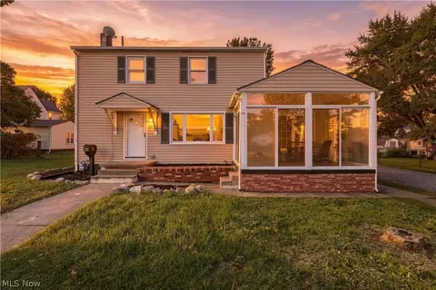 311 S Street St NW, Navarre, OH 44662