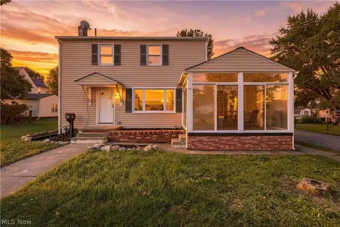 311 S Street St NW, Navarre, OH 44662