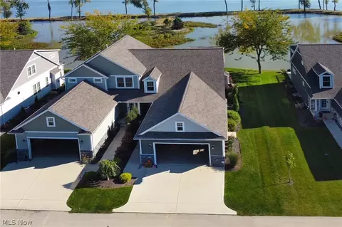5380 Pintail Dr, Port Clinton, OH 43452