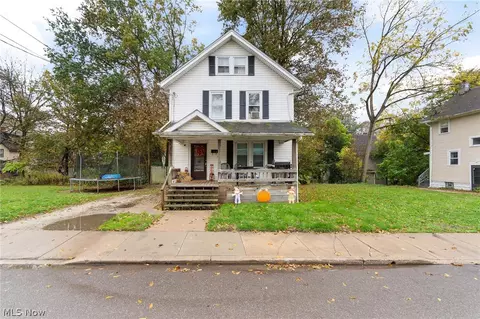 262 Gordon Dr, Akron, OH 44302