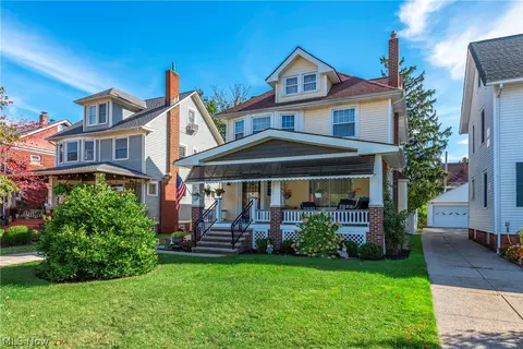 1565 Waterbury Rd, Lakewood, OH 44107